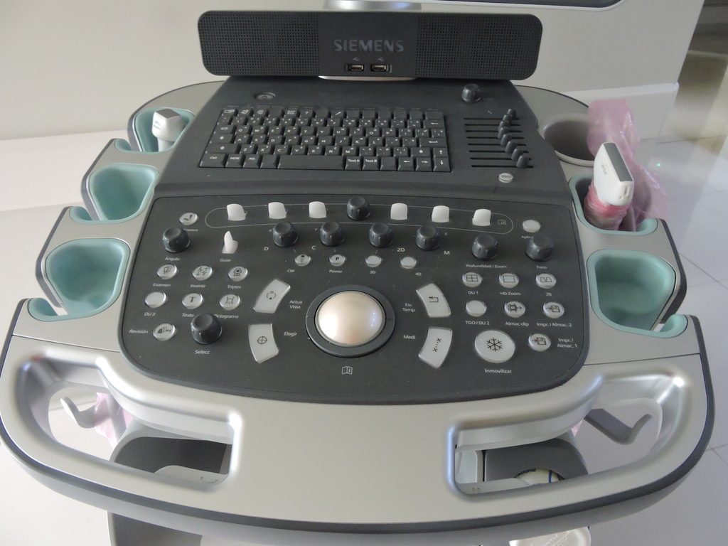 Ecógrafo Siemens Acuson X700