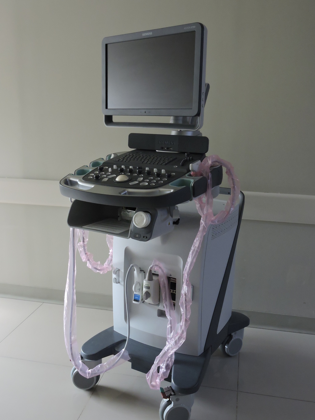 Ecógrafo Siemens Acuson X700